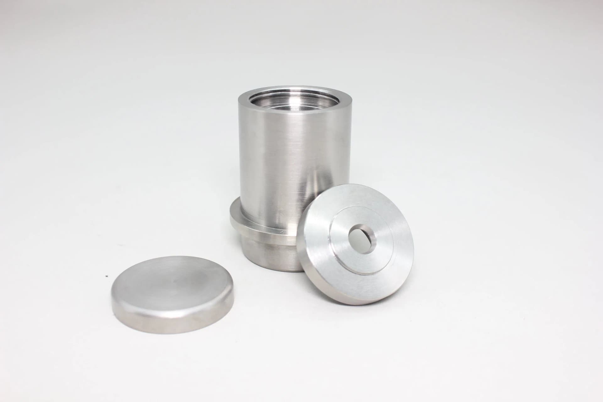 Tungsten Vial Shield with Magnetic Cap