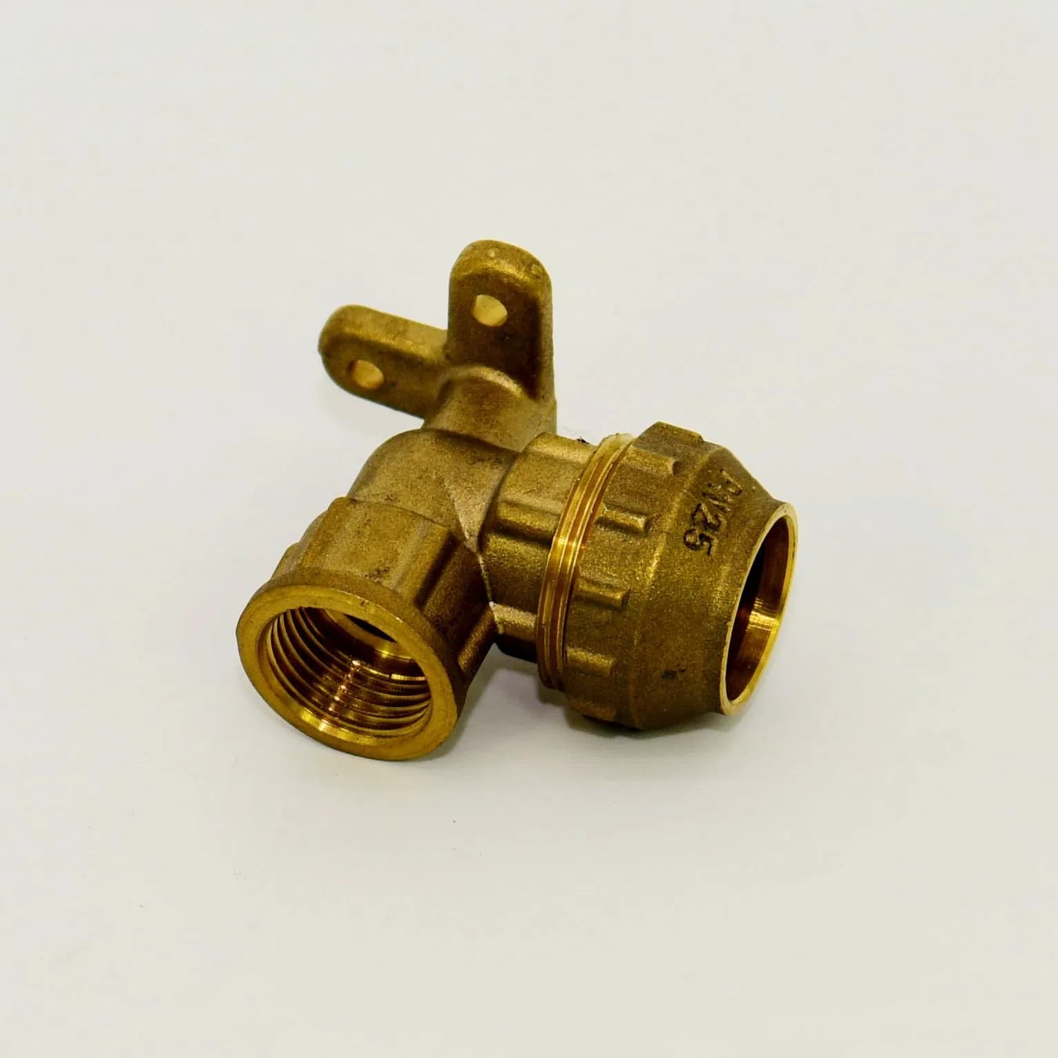 Bsp Female Thread Brass PE Compression Fittings Elbow with Wallplating