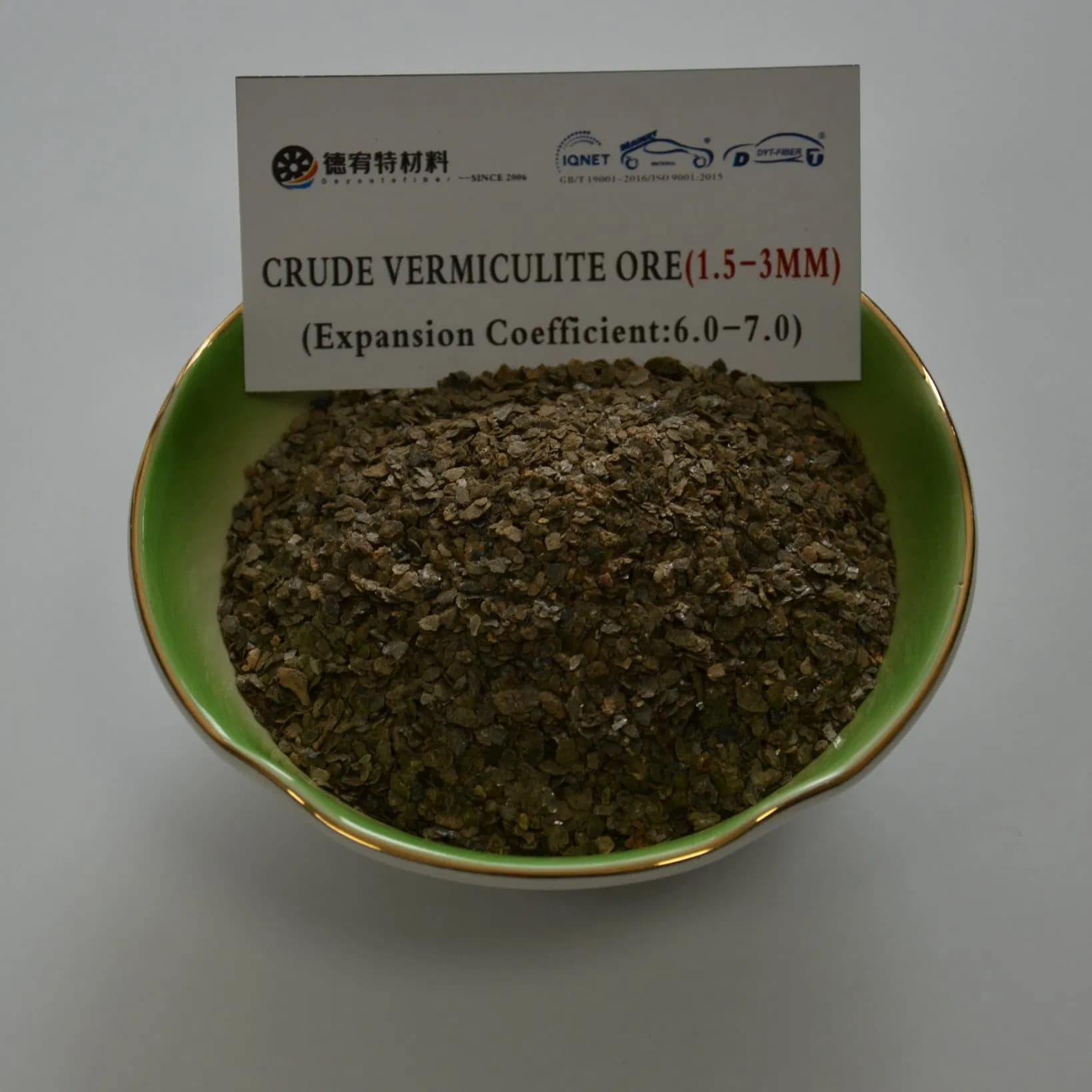 Premium Vermiculite Ore for Enhanced Soil Aeration and Drainage