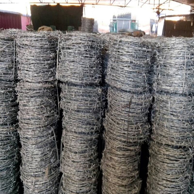 Hot and Electro Galvanized Double Twist Barbed Wire Fence