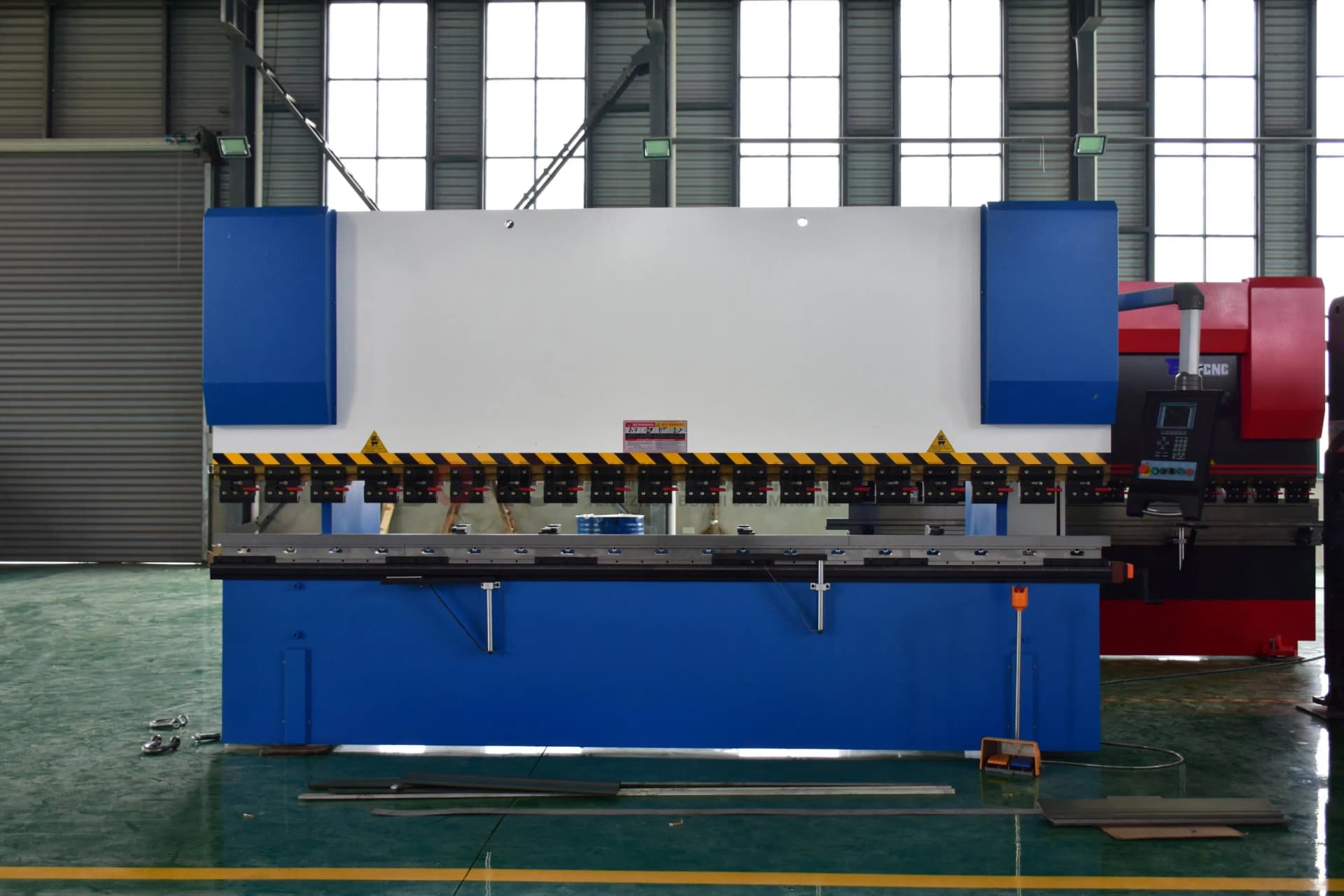 Heavy-Duty Hydraulic Iron Edge Bending Machine for Precision Fabrication