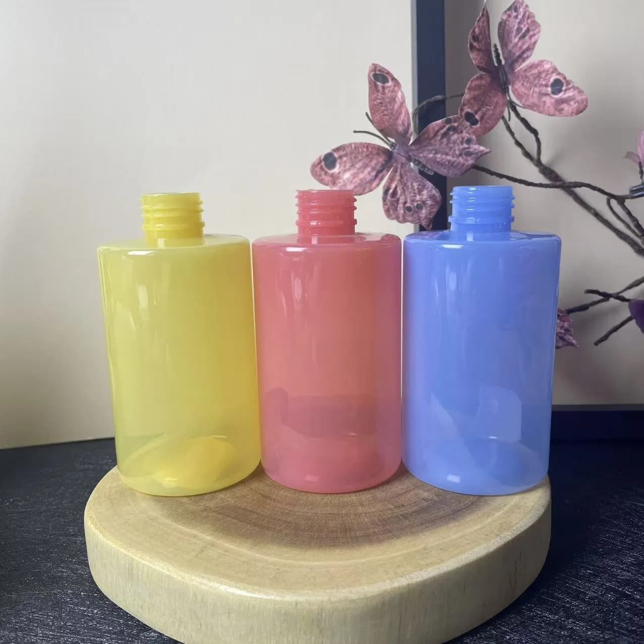 Color Plastic Shampoo Bottle with Lotion Dispensing Pump