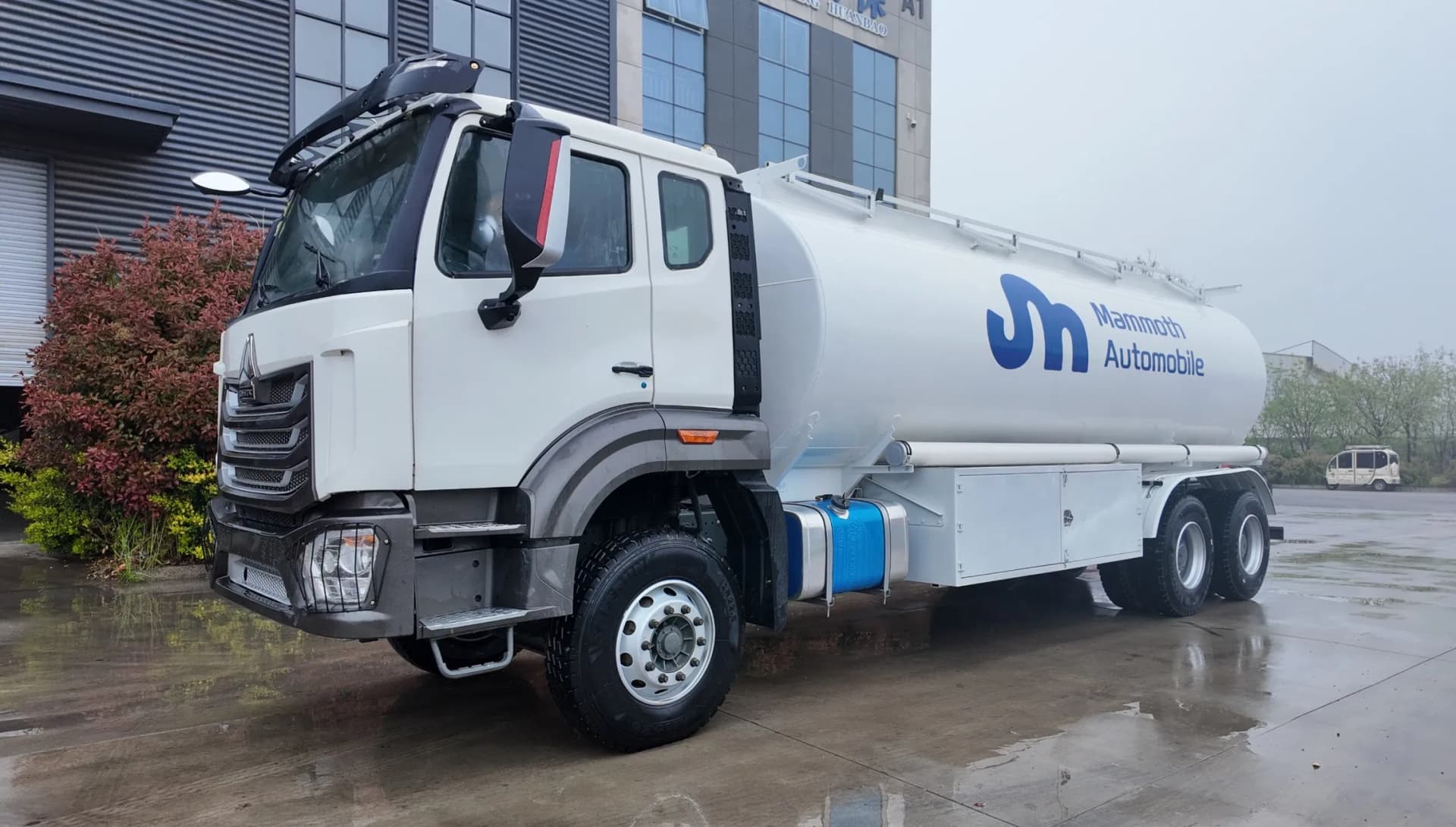 Tank Truck Bulk Material Liquid Transport Tanker for Construction Logistics