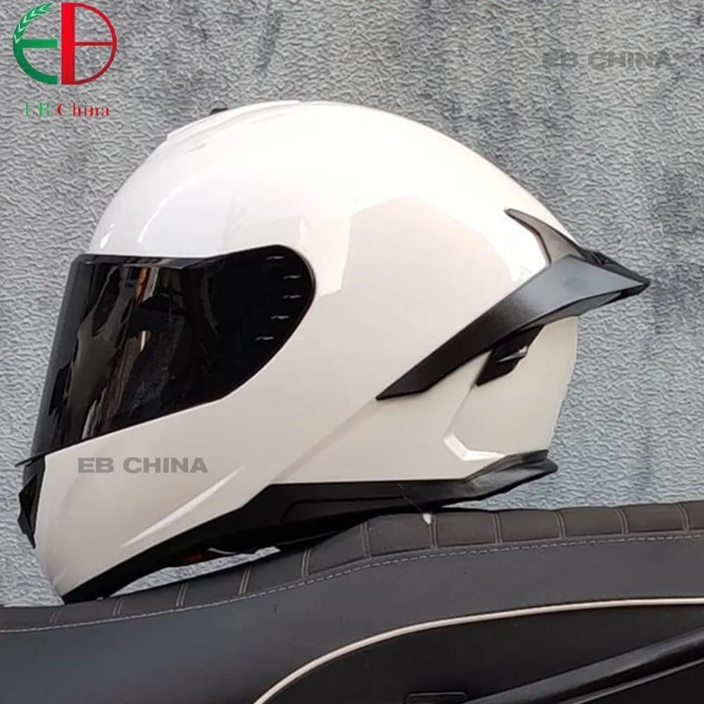 All-Season Universal Fit Motorcycle Helmet with 35h Playtime Dual Visor Ventilation System Flip-up Design