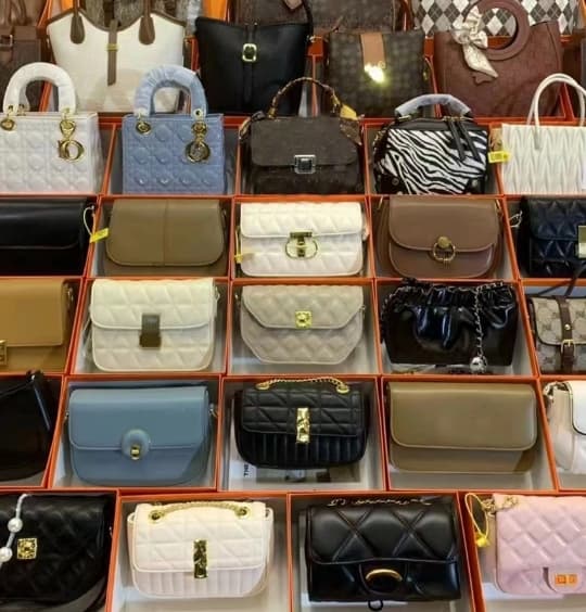 Factory Wholesale High Quality Ladies Bags Second Hand Bags Italy Used Bags, Random Delivery Original Branded Women Handbags