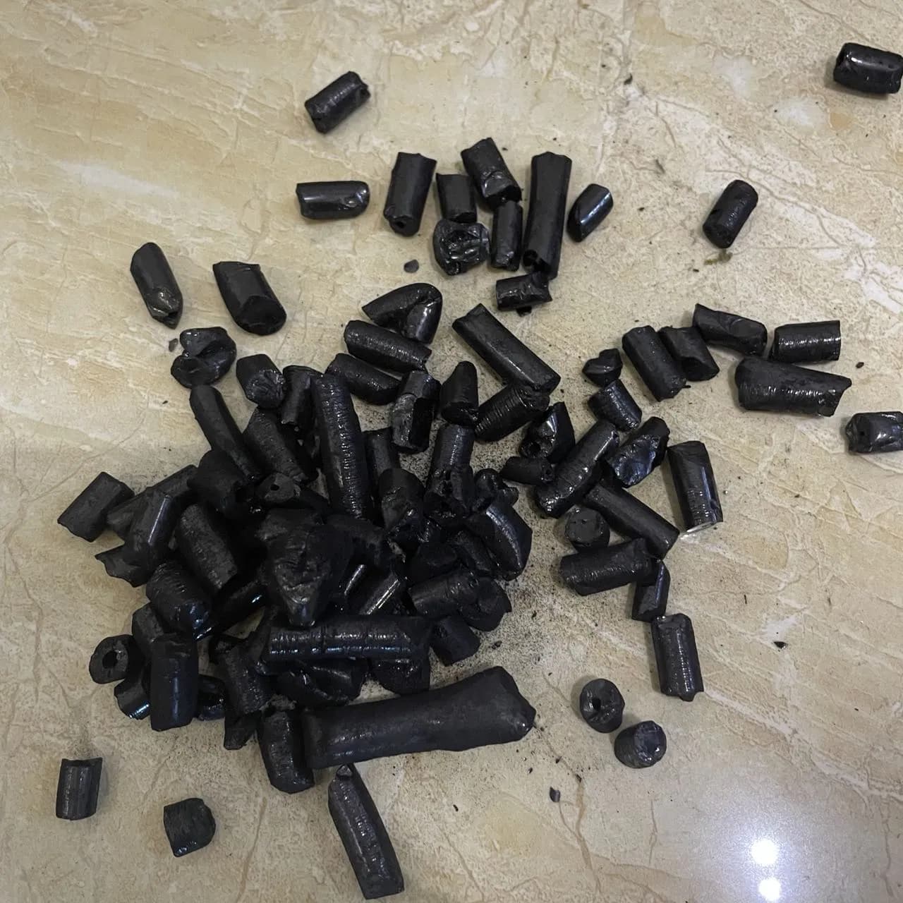 Factory Price Supply Low / Medium /High Temperature Coal Tar Pitch with High Quality