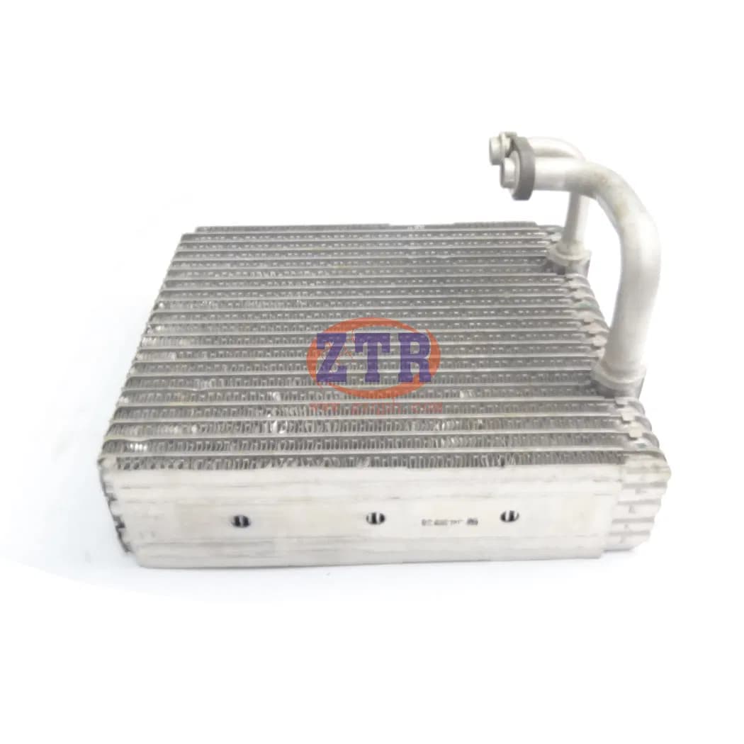 Auto Parts Evaporator Core for Ford Ranger Wl 2010 UR56-61j10