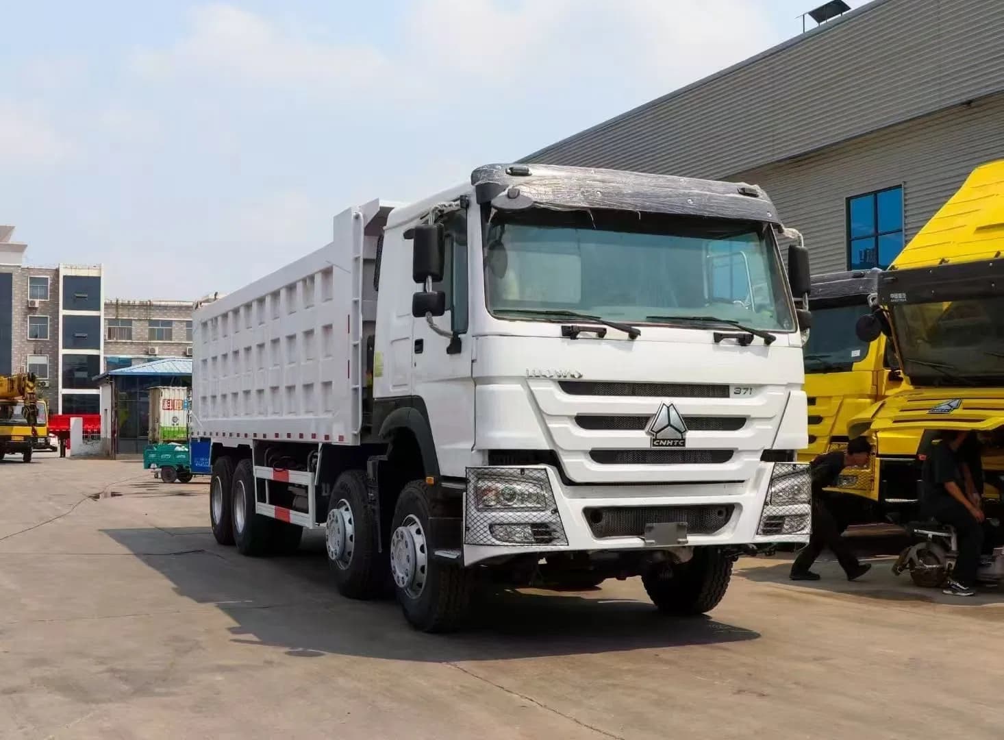 Sinotruk HOWO 7 6X4, 8X4, 371/375/380/400/430/420HP, New Cars in Stock, New Cars, Trucks in Good Condition, Dump Trucks