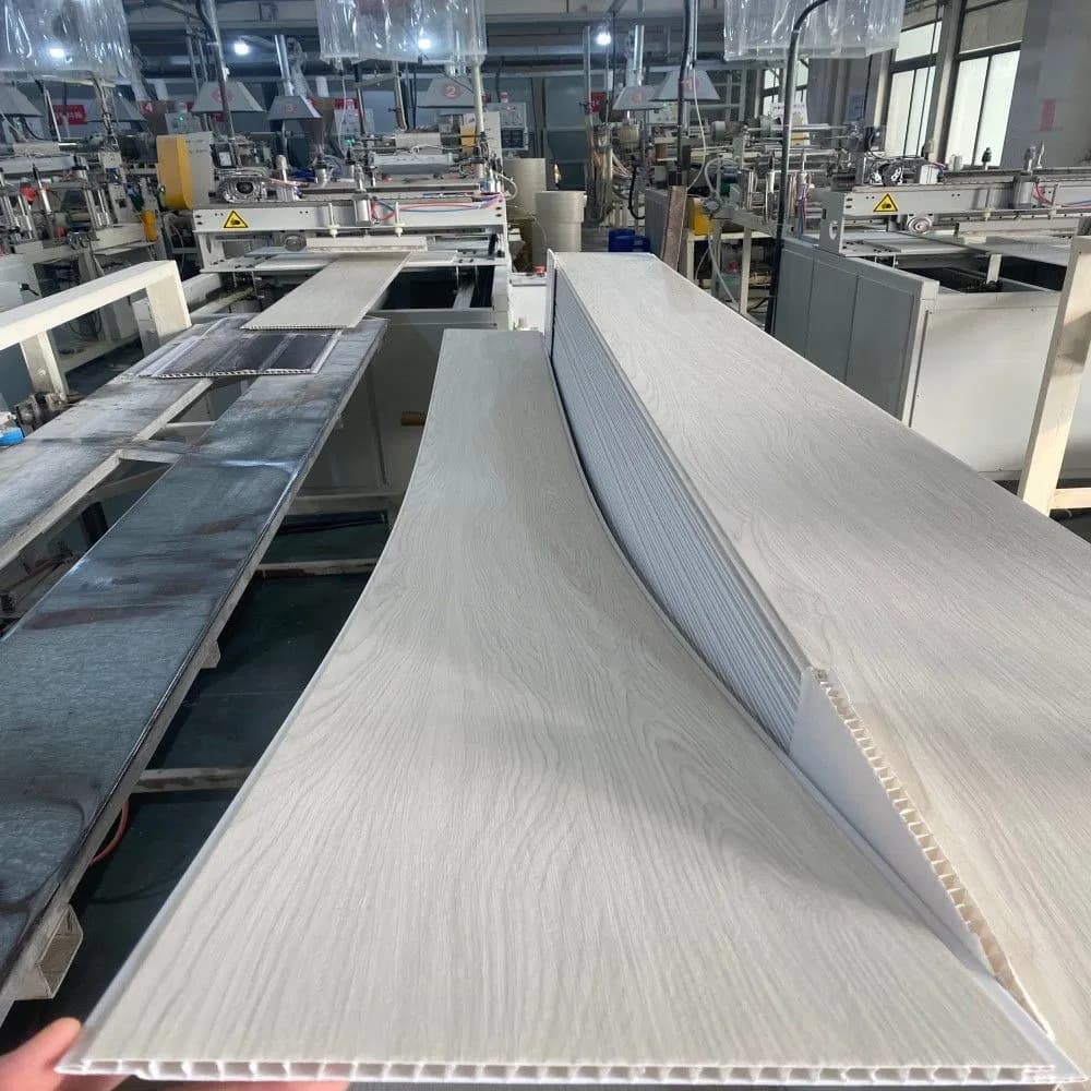 High Glossy Pring PVC Ceiling Roofing Tile Pure White PVC Gypsum Ceiling Board Great Wall PVC Ceiling Panels for Indoor