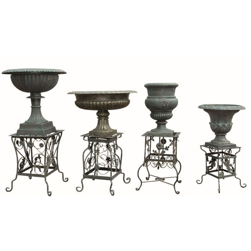 Versatile Cast Iron Flowerpot Fitting Any Decor Theme and Plant Type