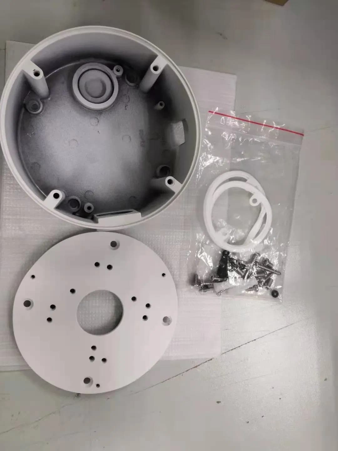 Fsan Aluminum Alloy Waterproof Wall Ceiling Mounted Bullet&Dome Camera Junction Box Camera Bracket