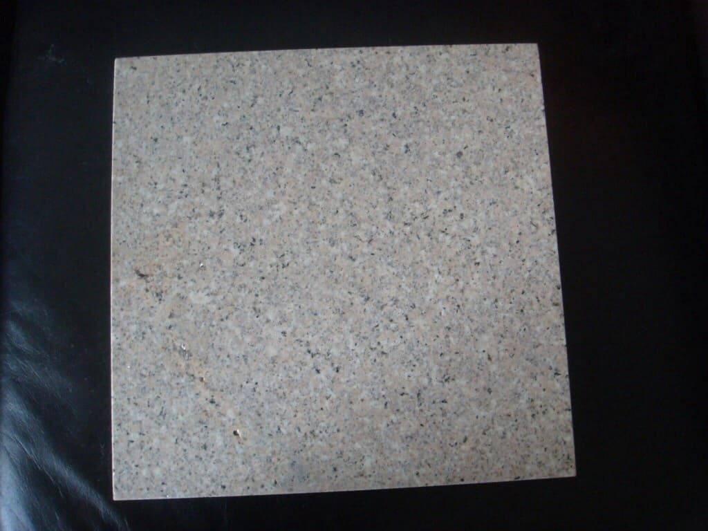 Polished G681 Pink Granite, Chinese Granite, Stone Tiles for Wall, Flooring