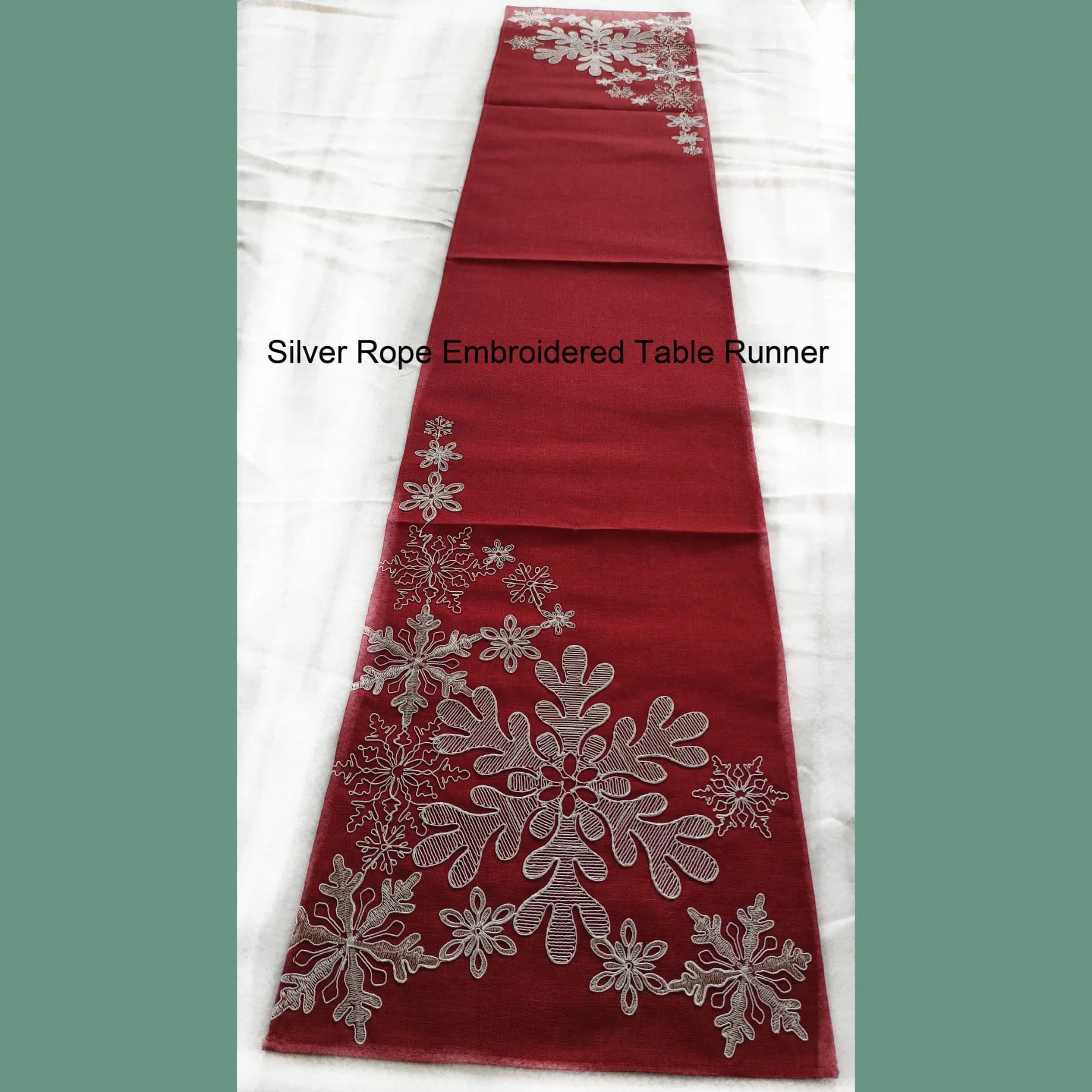 High Quality Rope Embroidered Snowflake Table Runner