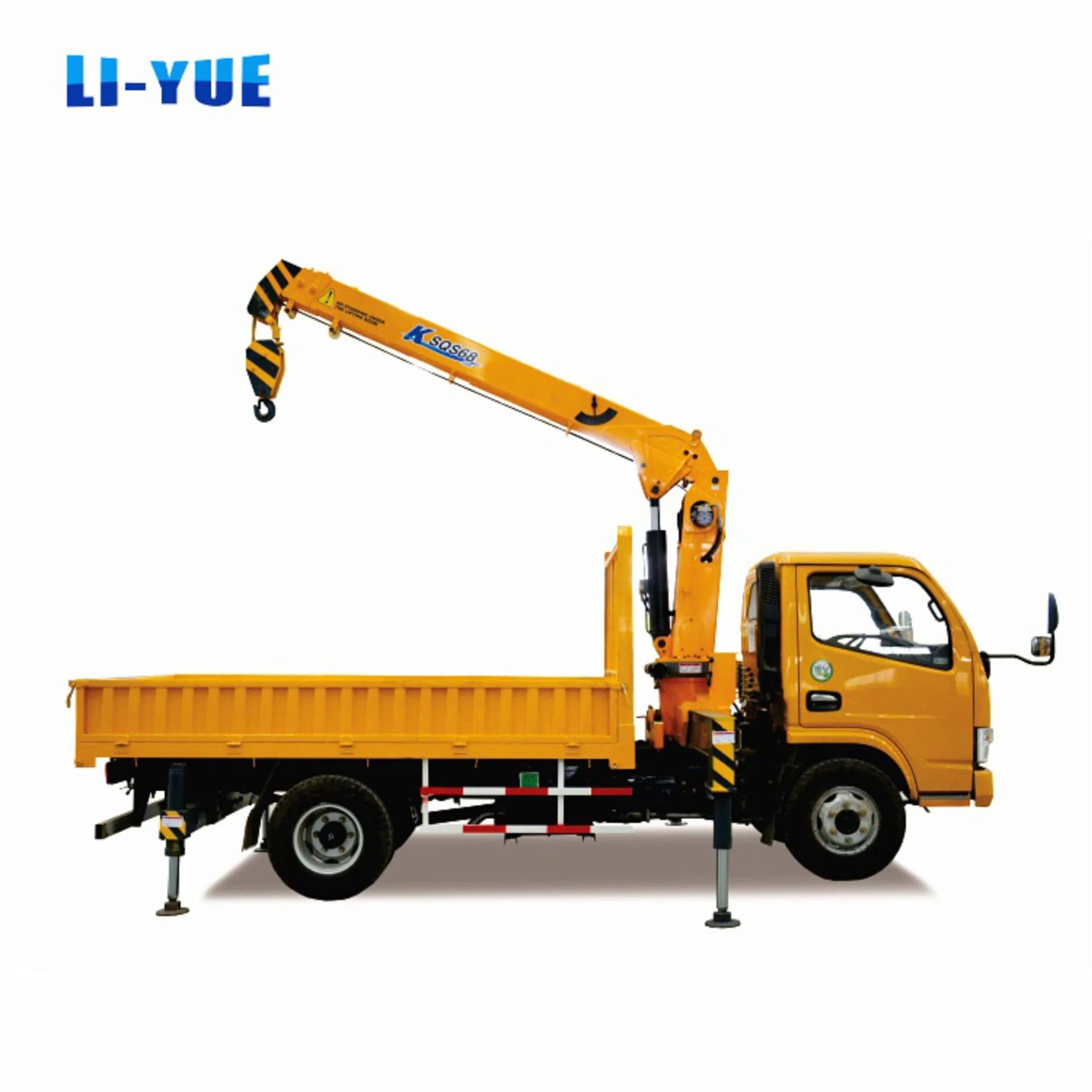 Hydraulic Engine Lorry Crane 4 Tons Lifting Telescopic Boom Truck Mounted Crane