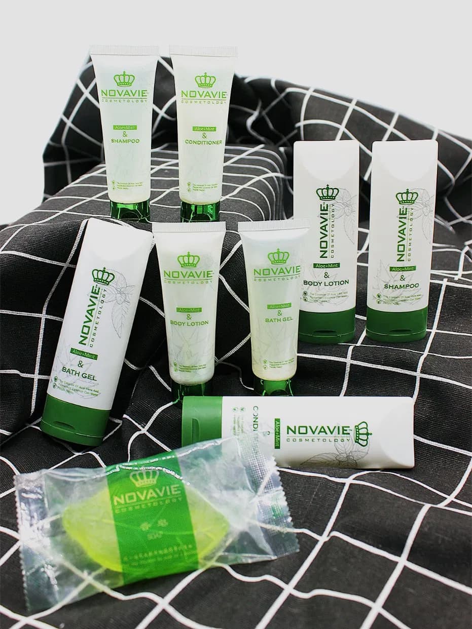 Premium Hotel Shampoo with Convenient Easy Flip Cap Design