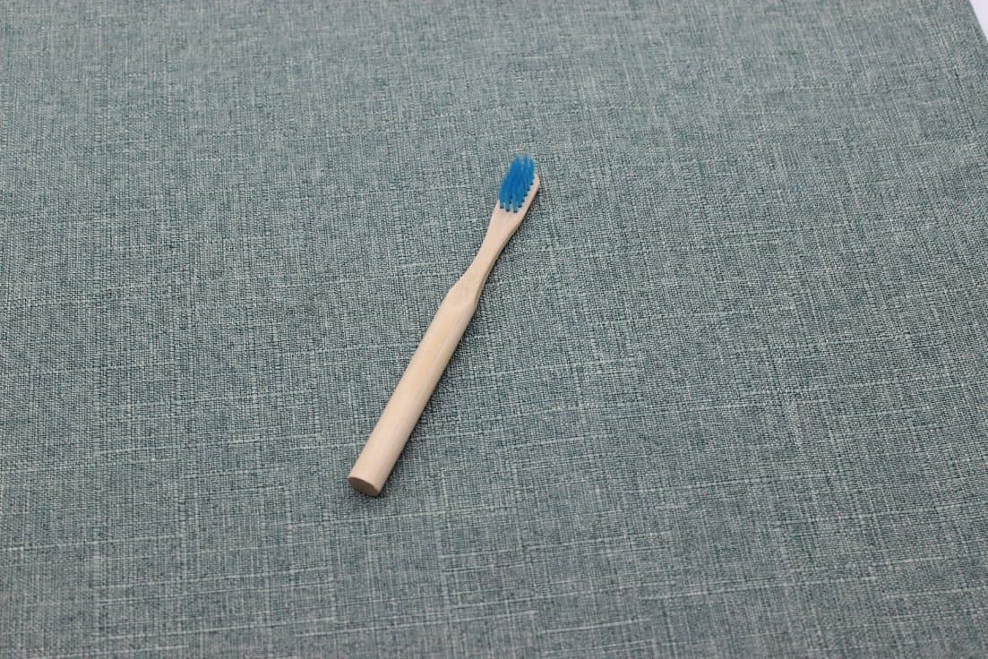 Natural Bamboo Toothbrush - Eco-Conscious Oral Hygiene Solution