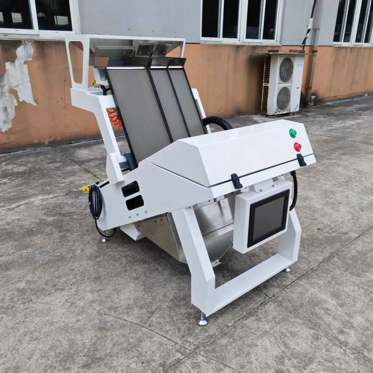 High-Definition CCD Industrial Intelligent Agricultural Product Processing Color Sorting Machine