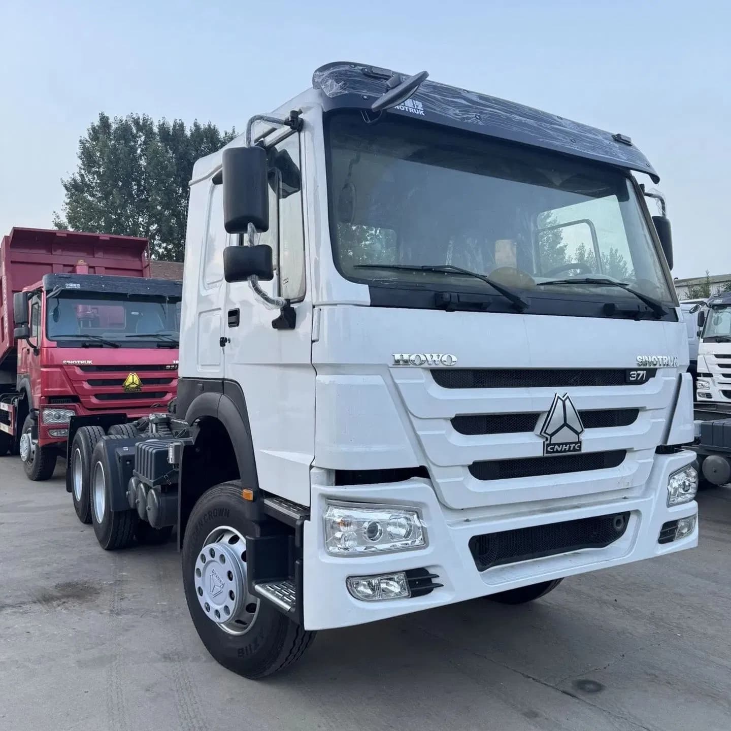 Second-Hand Diesel Sinotruk HOWO 6X4 Well-Maintained Tractor Truck for Construction Mining