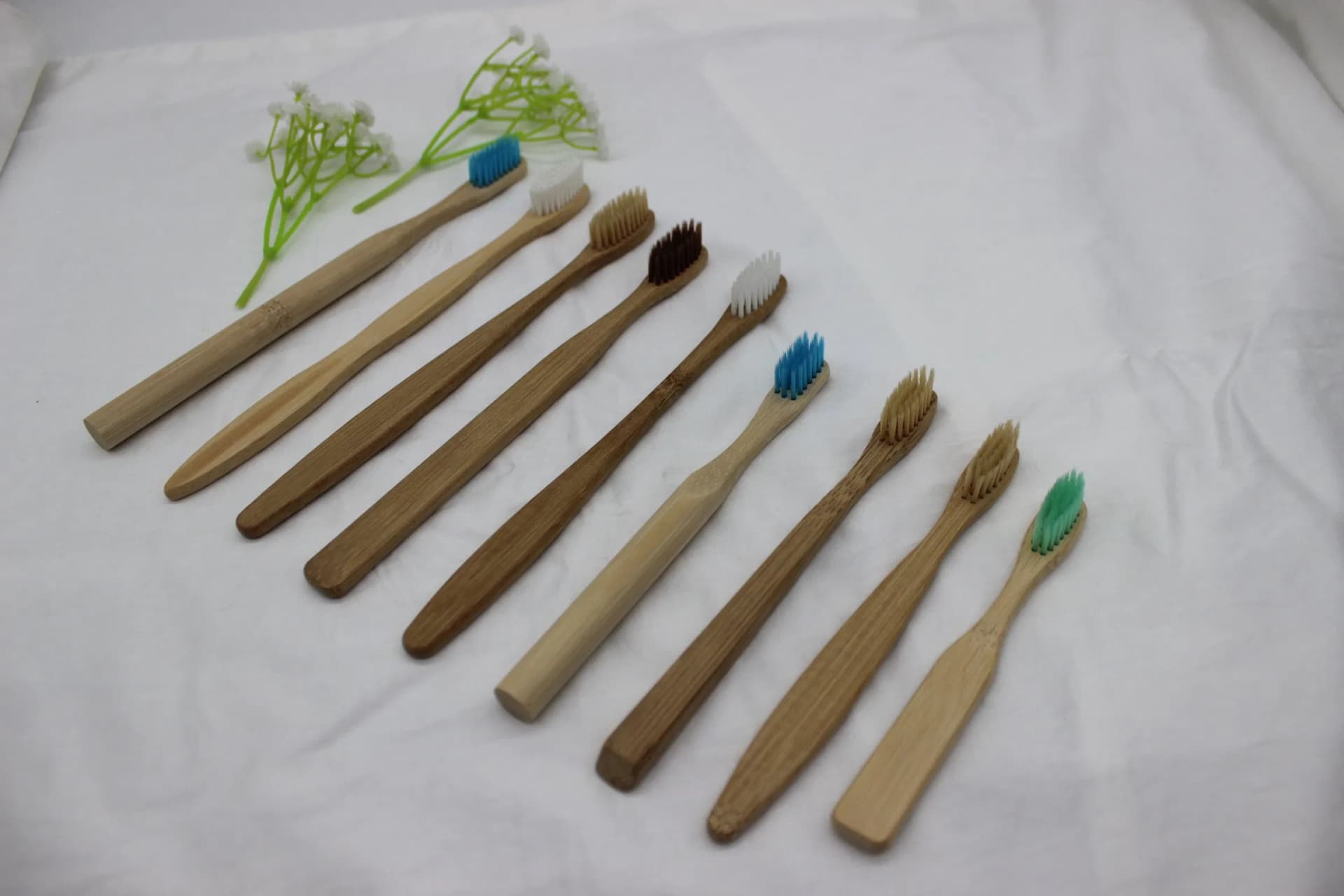 Biodegradable Bamboo Toothbrush with Round Design for Eco-Conscious Buyers