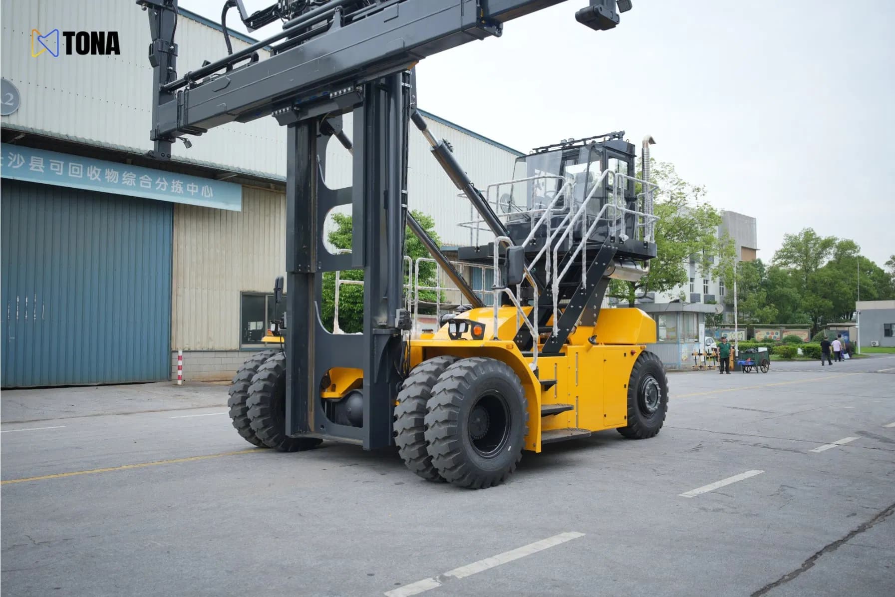 Factory Outlets 9 Tons off-Road Heavy Duty Empty Container Handler Tch90K7