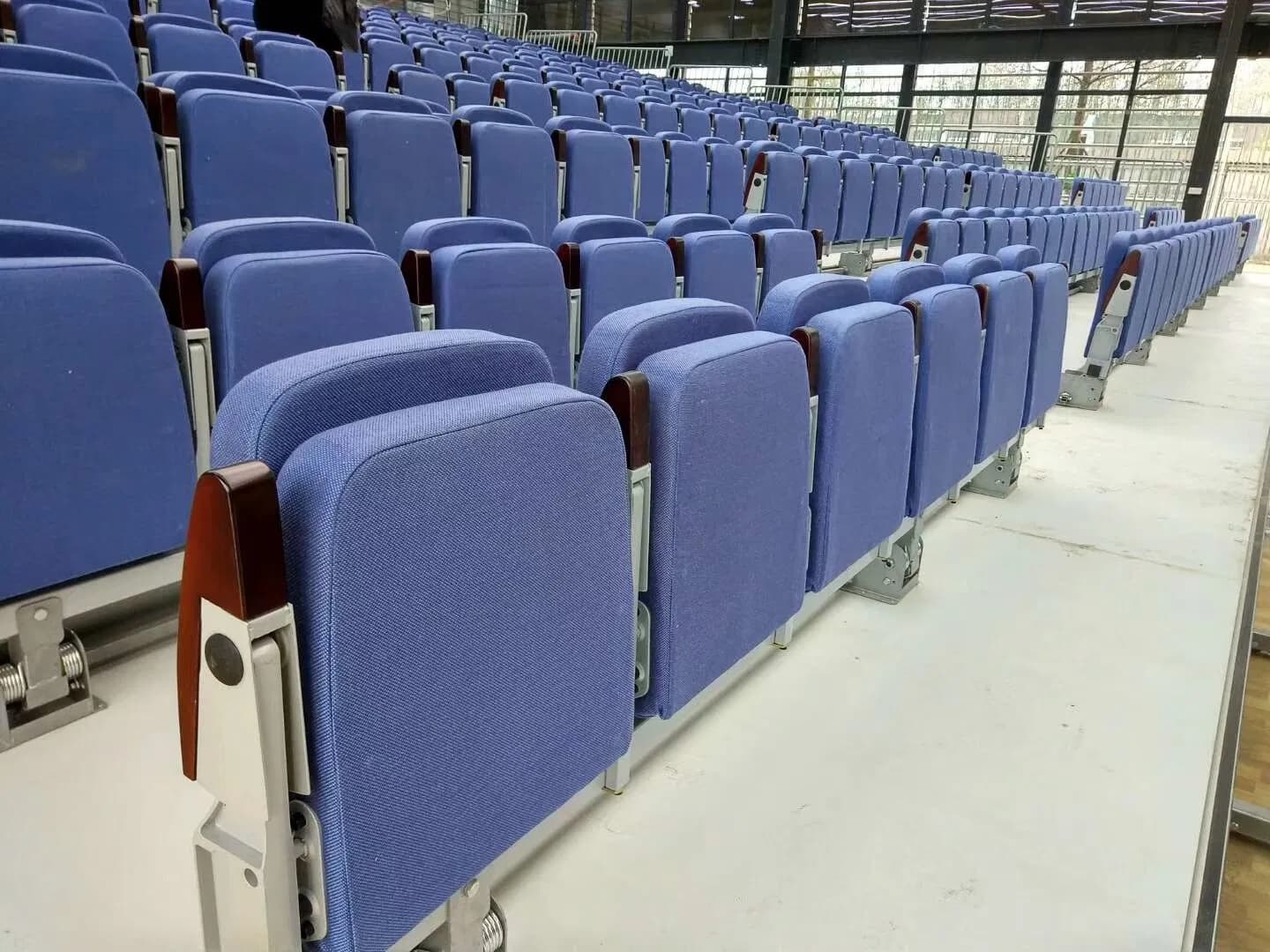 China Supplier Hardwood Auditorium Theater Chair with Foam Portable Stage Platform