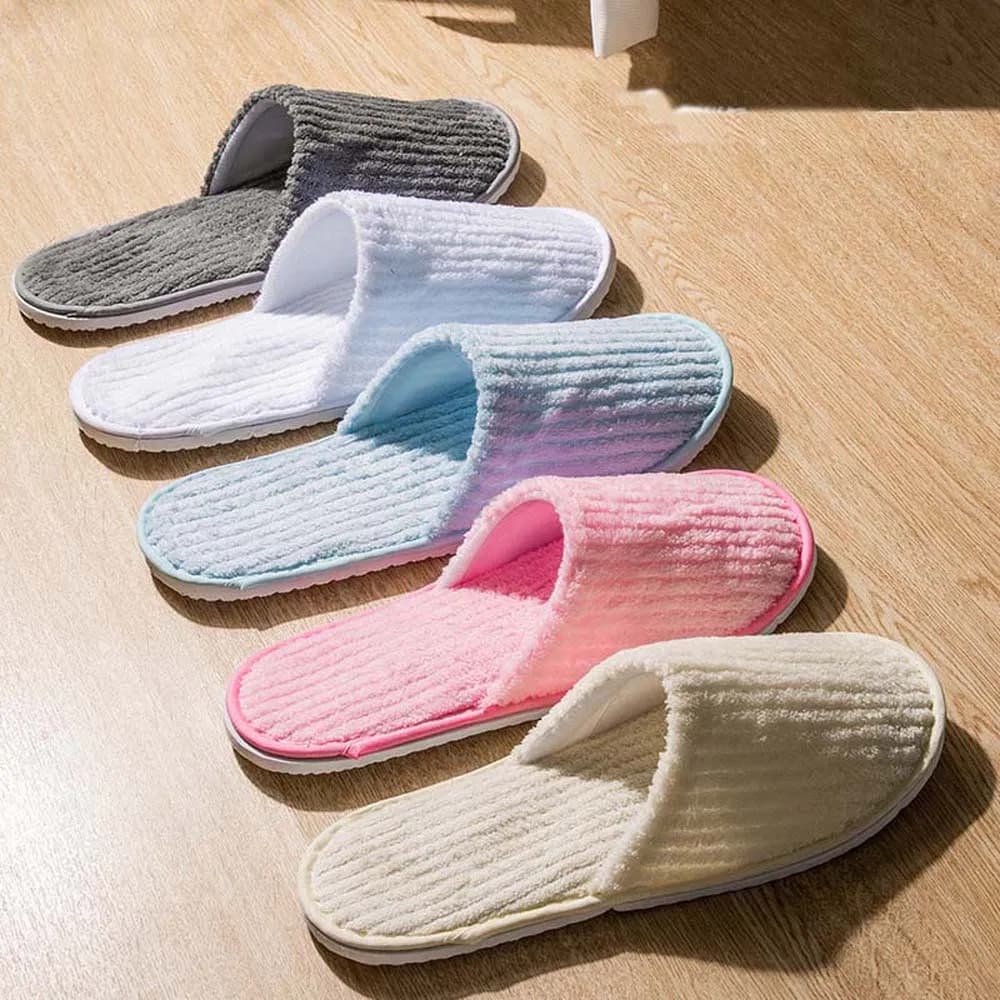 Hot Sale Eco Friendly Thick Hotel Male/Female/Child Slippers in White/Gray/Pink/Purple/Blue with Striped Coral Velvet for Hotel/Beauty Salons/Travel