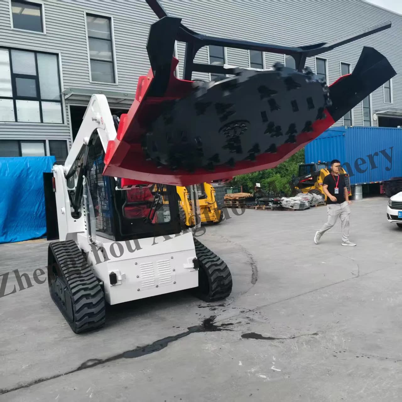 Grass Tree Cutting Land Reclamation Crawler Lawn Mowing Mountain Land Reclamation Machine