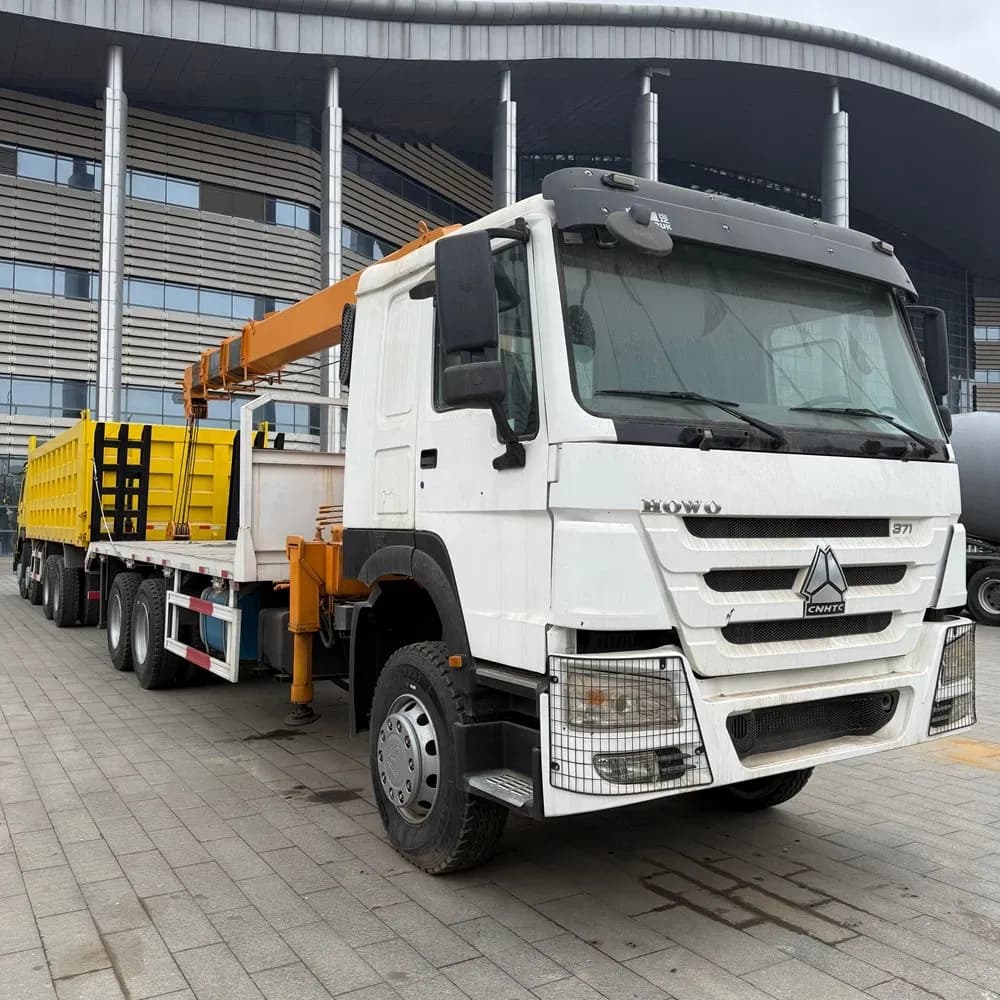 Factory Direct Sale Sinotruk HOWO Truck Mounted Crane Trucks with Straight Arm