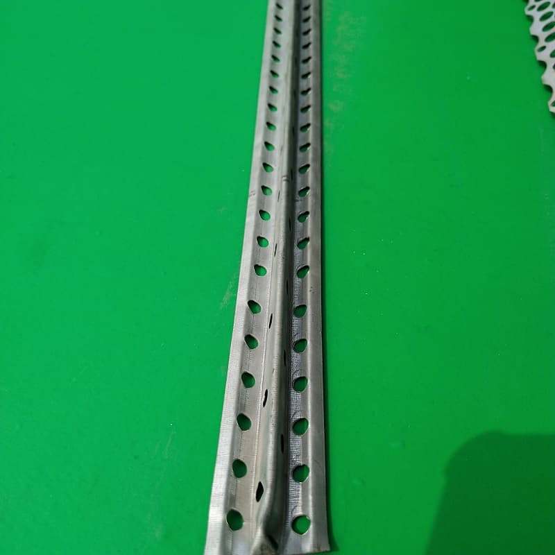 1.7cm Width Perforated Galvanized Steel Corner Bead Mesh