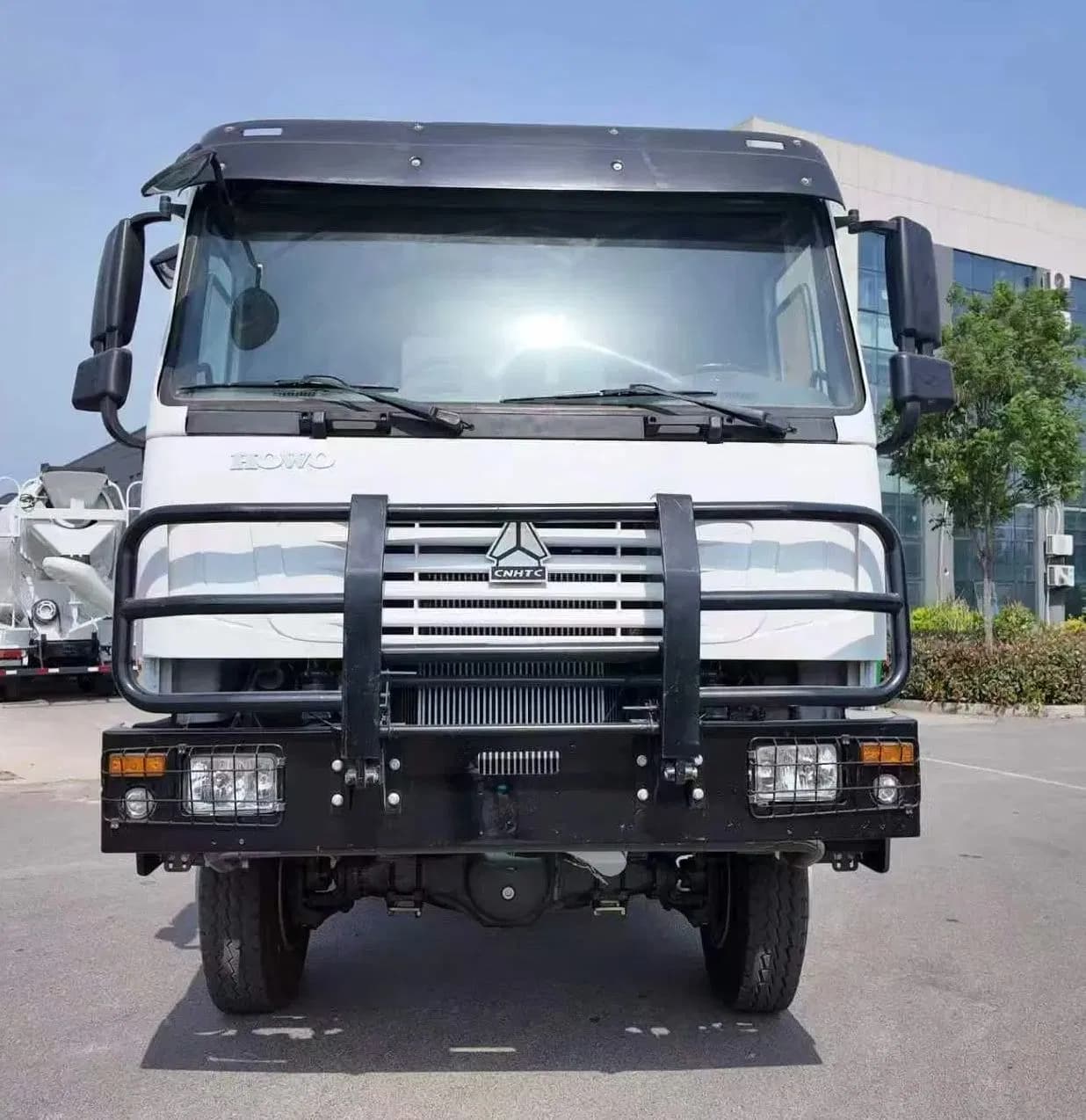 HOWO 371HP 6X4 Tractor for All Terrain Freight