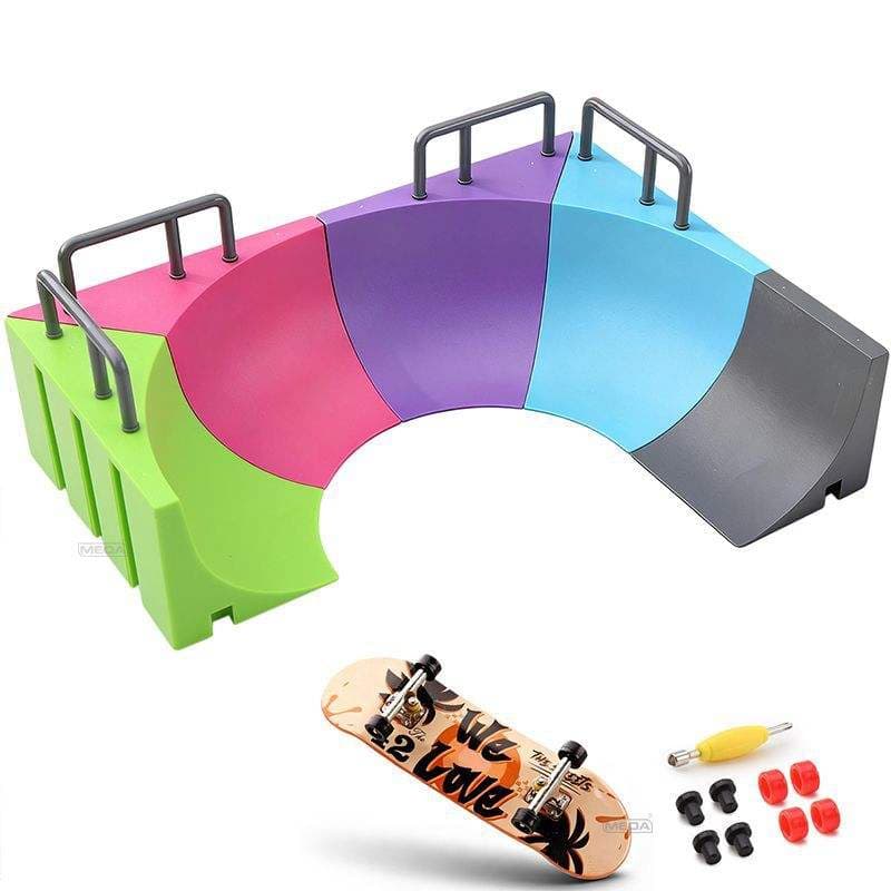 Top Selling Wholesale Wholesale Hot Sale Plastic Mini Finger Skateboard Skate Park Kit Ramp Parts Desk Mini Fingerboard Toy for Kids and Adults